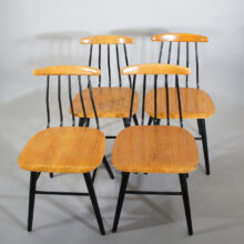 Albin Johansson 4 dining chair in teak and black wood. Matstolar, Wigerdals