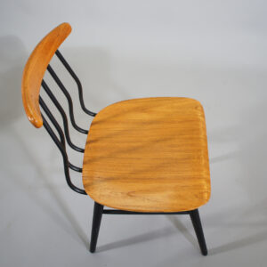 Albin Johansson 4 dining chair in teak and black wood. Matstolar i teak Wigerdals