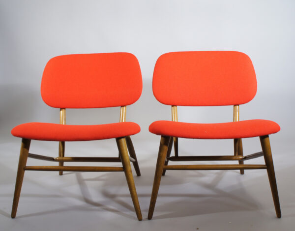 A pair of 1950's easy chairs. Ett par fåtöljer 1950-tal. Te-ve
