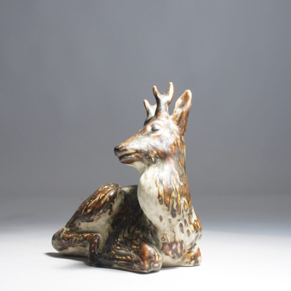 Knud Khyn for Royal Copenhagen. Deer in stoneware. Wigerdals Värld rådjur