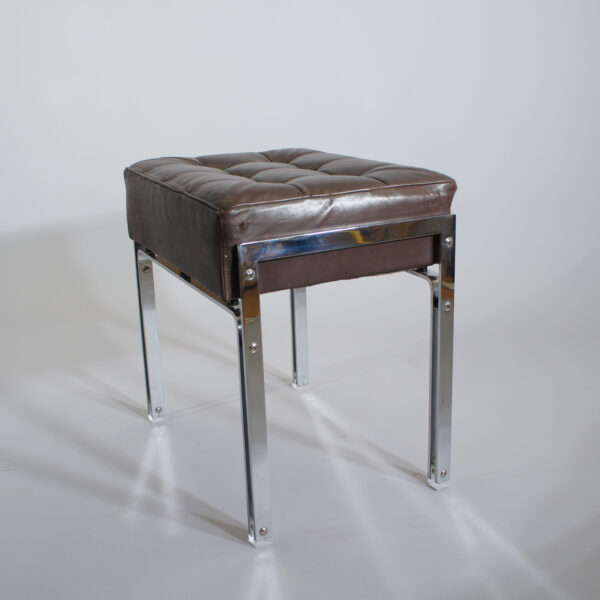 Stool in leather and steel. Antti Nurmesniemi. Wigerdals Värld pall i läder stål