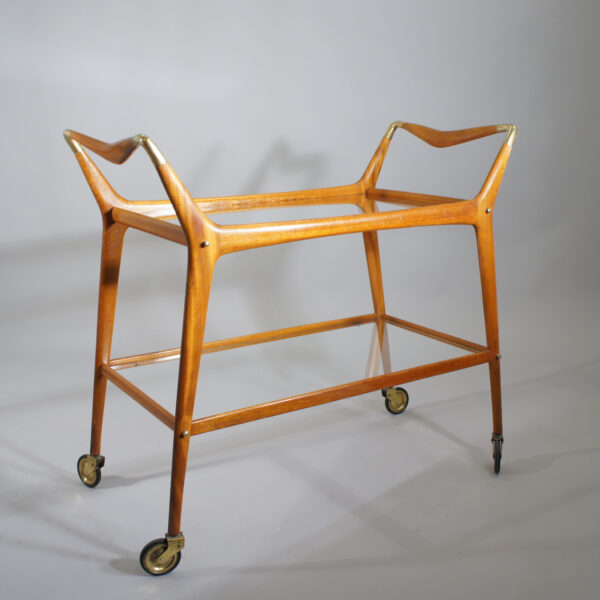 Ico Parisi for De Baggis, Italy. 1950's serving cart/ drink trolley on wheels in mahogany with shelfs in glass. Serveringsvagn i mahogny och glas Wigerdals.se