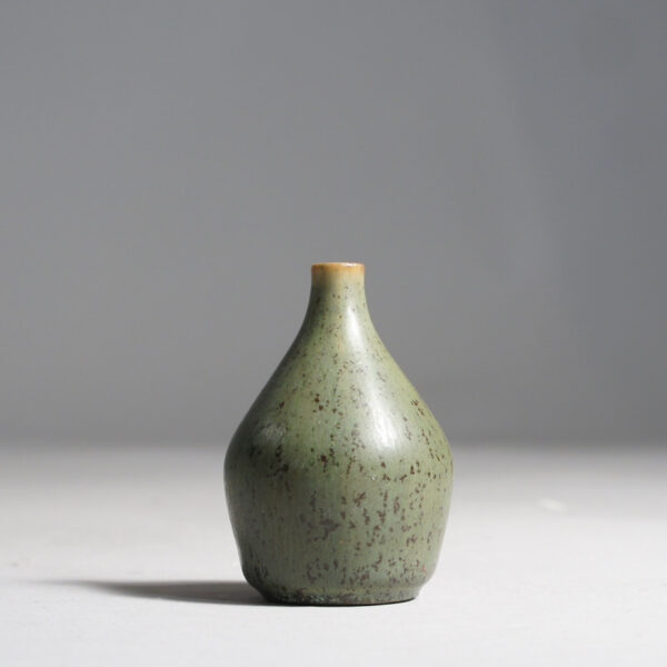 arl-Harry Stålhane for Rörstrand, Sweden. Miniature Ceramic vase with harefur glaze. Miniatyrvas harpäls Wigerdals