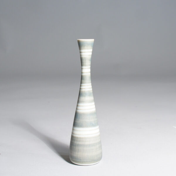Miniature vase in stoneware by Gunnar Nylund. Miniatyr Wigerdals värld