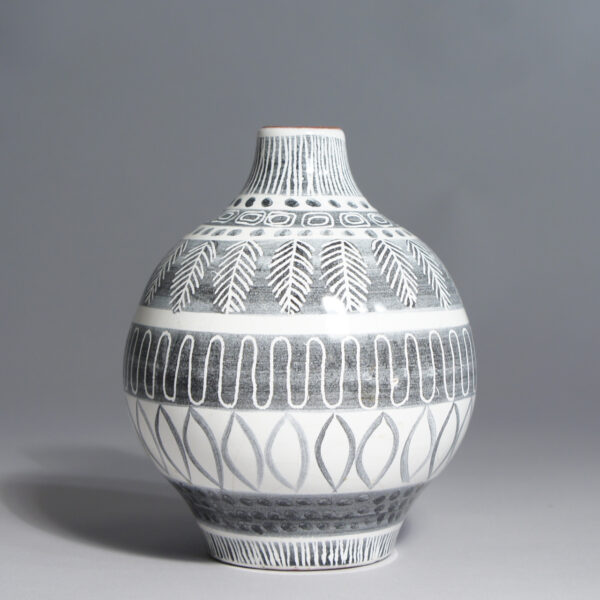 "Grafika". Vase by Ingrid Atterberg for Upsala-Ekeby. Wigerdals.se