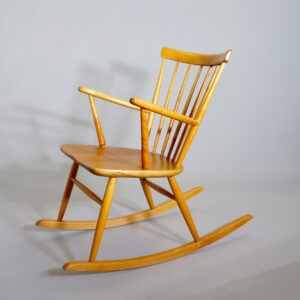 Rocking chair in birch and teak by Forshaga Möbelfabrik, Sweden. Gungstol i teak och björk Wigerdals