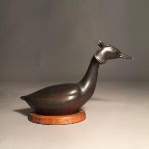 Gunnar Nylund for Rörstrand Grebe bird in stoneware on wood base. Dopping fågel stengods wigerdals