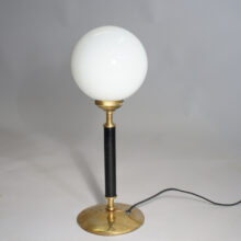 1930's desk lamp in brass and glass. Bordslampa i mässing glaskupa 30-tal. Wigerdals Värld