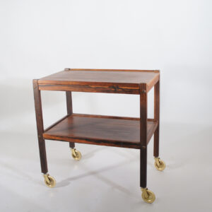 1960's serving trolley/ table on wheels in rosewood. Rullbord/ serveringsvagn i jakarnada. Wigerdals Värld