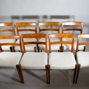 Nils Jonsson for Troeds. 8 side chairs in rosewood with new upholstering. 8 nyklädda matstolar i jakaranda Wigerdals.se