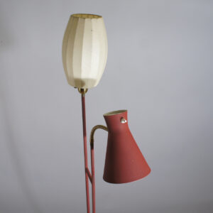 1950's floor lamp in painted metal and rubber coating. Golvlampa 1950-tal Wigerdals Värld