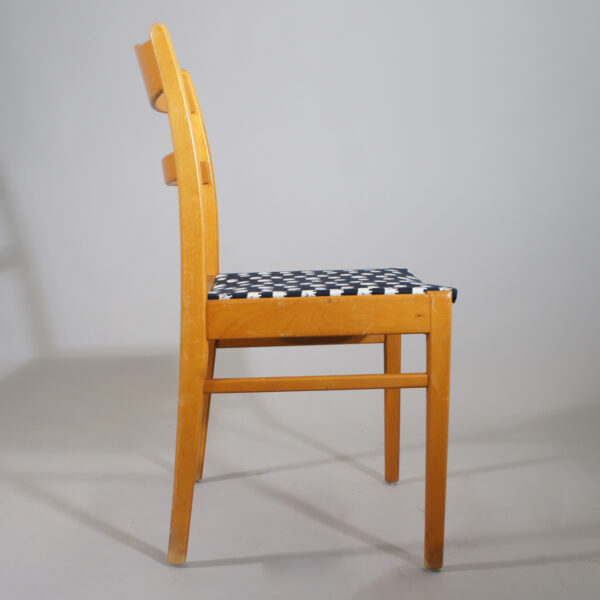 4 chairs in beech and birch with fabric from Svenskt tenn. 4 stolar i bok Wigerdals Värld
