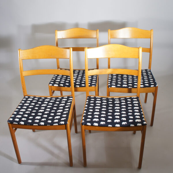 4 chairs in beech and birch with fabric from Svenskt tenn. 4 stolar 50-tal. Wigerdals värld