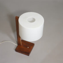 Desk lamp in rosewood by Uno & Östen Kristiansson for Luxus, Sweden. Bordslampa jakaranda wigerdals värld