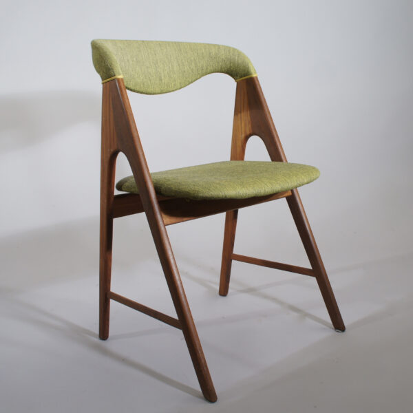 4 danish dining chairs in teak. 1950's. 4 st matstolar i teak Wigerdals V'rld