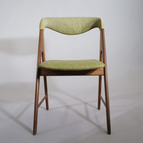 4 danish dining chairs in teak. 1950's.