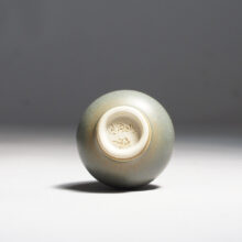Anders Dolk, Bältarbo Sweden. Signed minature vase in stoneware with harefur glaze. Minityrvas stengods Wigerdals