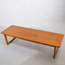 1960's bench in teak.