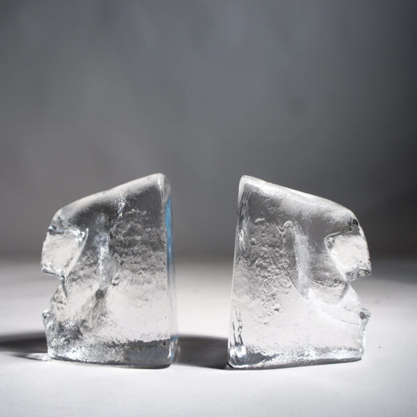 Erik Höglund for Kosta, Sweden book stand in glass. Bokstöd i glas Wigerdals