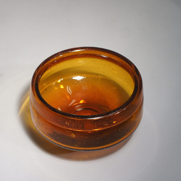 Erik Höglund for Kosta, Sweden brown glass bowl. Glasskål brun Wigerdals