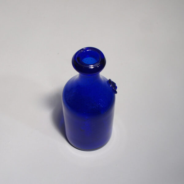 Erik Höglund for Kosta, Sweden blue glass vase. Wigerdals blå glasvas