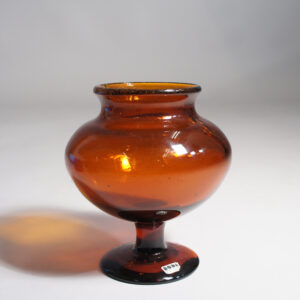 Erik Höglund för Kosta, Sweden brown glass bowl on foot. Glasskål på fot Wigerdals