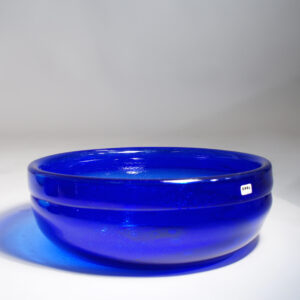 Erik Höglund för Kosta, Sweden blue glass bowl. Blå glasskål Wigerdals