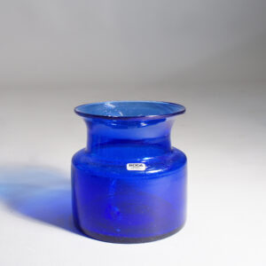 Erik Höglund för Kosta, Sweden glass vase. blå glasvas Wigerdals.com