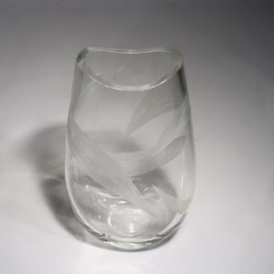 Large glass vase with etchings 1950's Stor glasvas med etsningar Wigerdals Värld