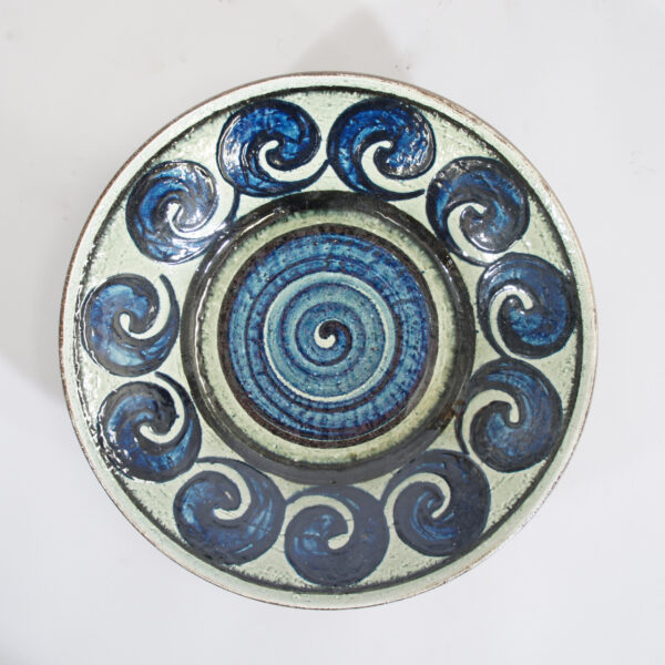 Inger Persson for Rörstrand. 1960's bowl/ dish in ceramic. Fruktfat skål i keramik Wigerdal