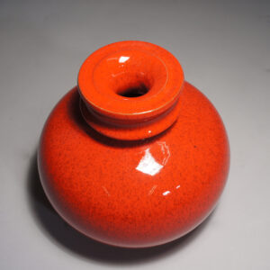 Red ceramic vase by Kjell Knekta 1980's. vas Wigerals Värld