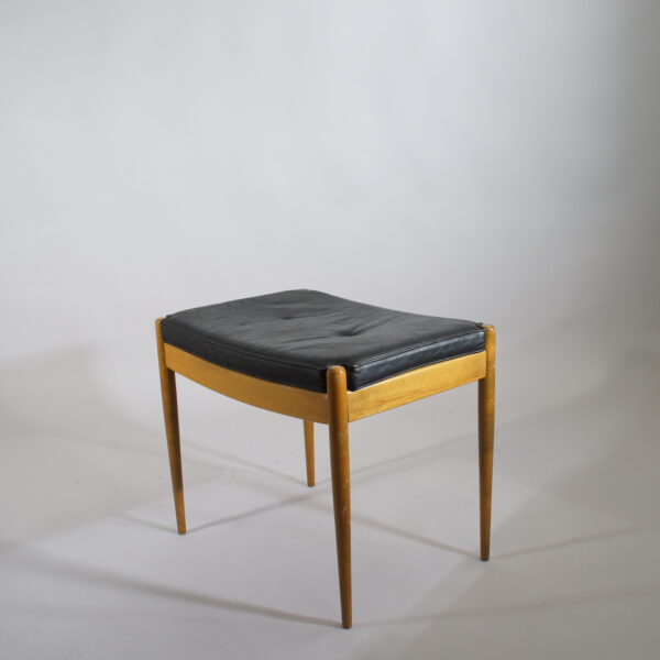 1950's stool in beech and black leather. Pall i bok och svart läder Wigerdals