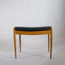 1950's stool in beech and black leather Pall i svart läder wigerdals