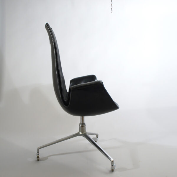 Jørgen Kastholm & Preben Fabricius for Alfred Kill. "Tulip chair". Office chair on wheels in leather. Kontorsstol på hjul i skinn Wigerdals värld