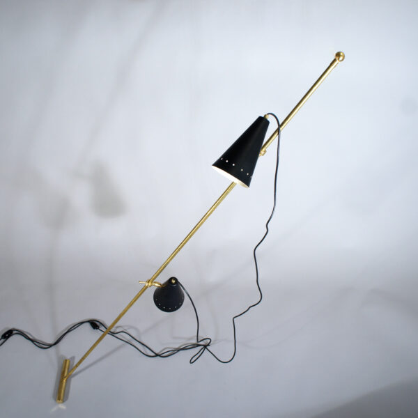 Leaning floor lamp in brass 1950's . Lutande golvlampa i mässing Wigerdals