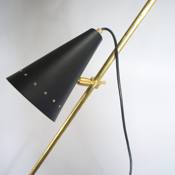 Leaning floor lamp in brass 1950's Golvlampa i mässing Wigerdals Värld