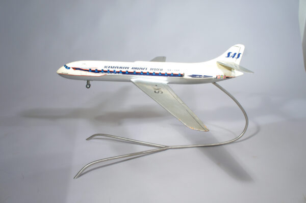 Sud Aviation Caravelle model on stand. SAS Scandinavian Airlines System. Flygplansmodell på stativ Wigerdals Värld