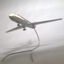 Sud Aviation Caravelle model on stand. SAS Scandinavian Airlines System. Resebyråplan flygplansmodell SAS Wigerdals