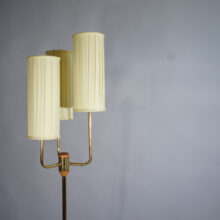 1950's three shade floor lampa in teak and brass. tre-armad golvlampa i mässing och teak Wigerdals Värld