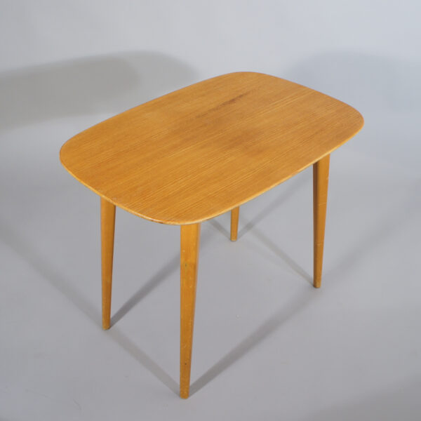 Elias Svedberg for NK, Nordiska Kompaniet. 1950's Side table in birch. Lampbord i björk Wigerdals