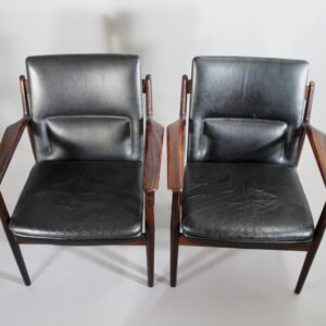 Arne Vodder for Sibast, Denmark. Arm chair in rosewood and leather. Mod 431. Karmstol i jakaranda skinn Wigerdals