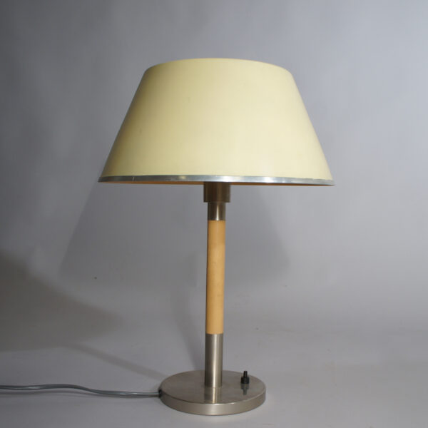Desk lamp in brass, marbel and glass with bird sculpture. Bordslampa i metall läder och glas. 1930-tal. Wigerdals Värld