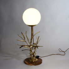Desk lamp in brass, marbel and glass with bird sculpture. Bordslampa i mässing fågelskulptur. Wigerdals
