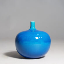 Carl-Harry Stålhane. Vase in stoneware with blue glaze. Stengods vas blå Wigerdal.com