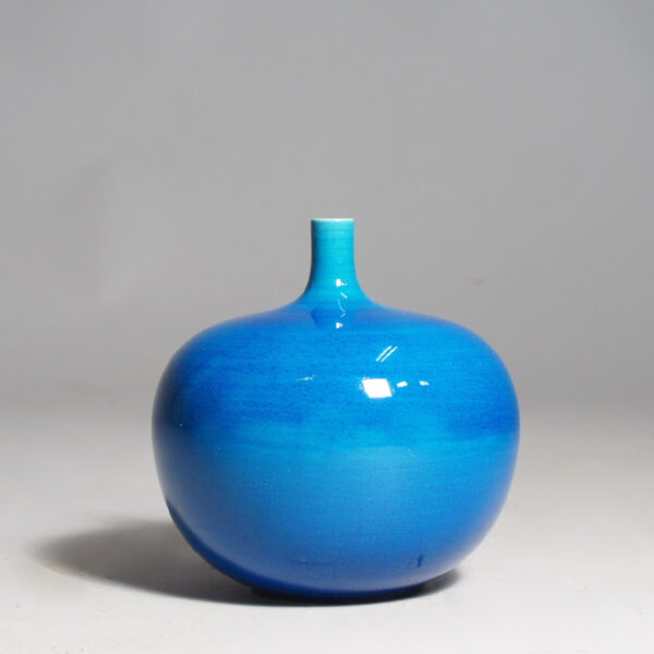 Carl-Harry Stålhane. Vase in stoneware with blue glaze. Stengods vas blå Wigerdal.com