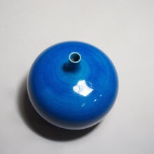 Carl-Harry Stålhane. Vase in stoneware with blue glaze. Vas i stengods med blå glasyr Wigerdals.Värld