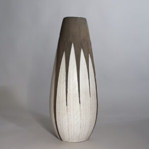 Anna-Lisa Thomson for Ekeby, Sweden. "Paprika" Floor vase in stoneware. Golvvas Wigerdals