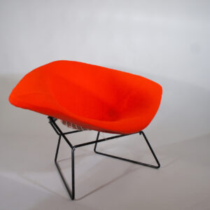 Harry Bertoia for Knoll, USA. Diamond chair low. Wigerdals Värld