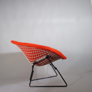 Harry Bertoia for Knoll, USA. Diamond chair low. Wigerdals Värld