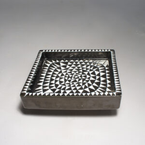 Stig Lindberg for Gustavsberg. Ashtray in stonewar. Domino. Aksfat Wigerdals